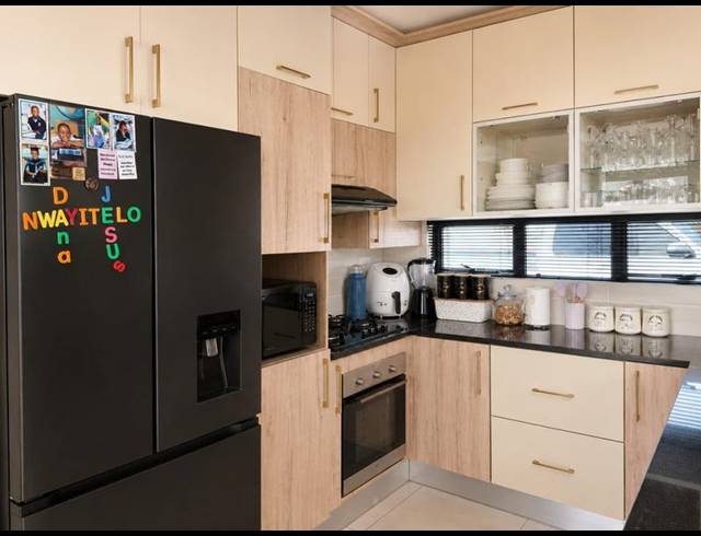 3 BEDROOM HOUSE FOR SALE IN THATCHFIELD